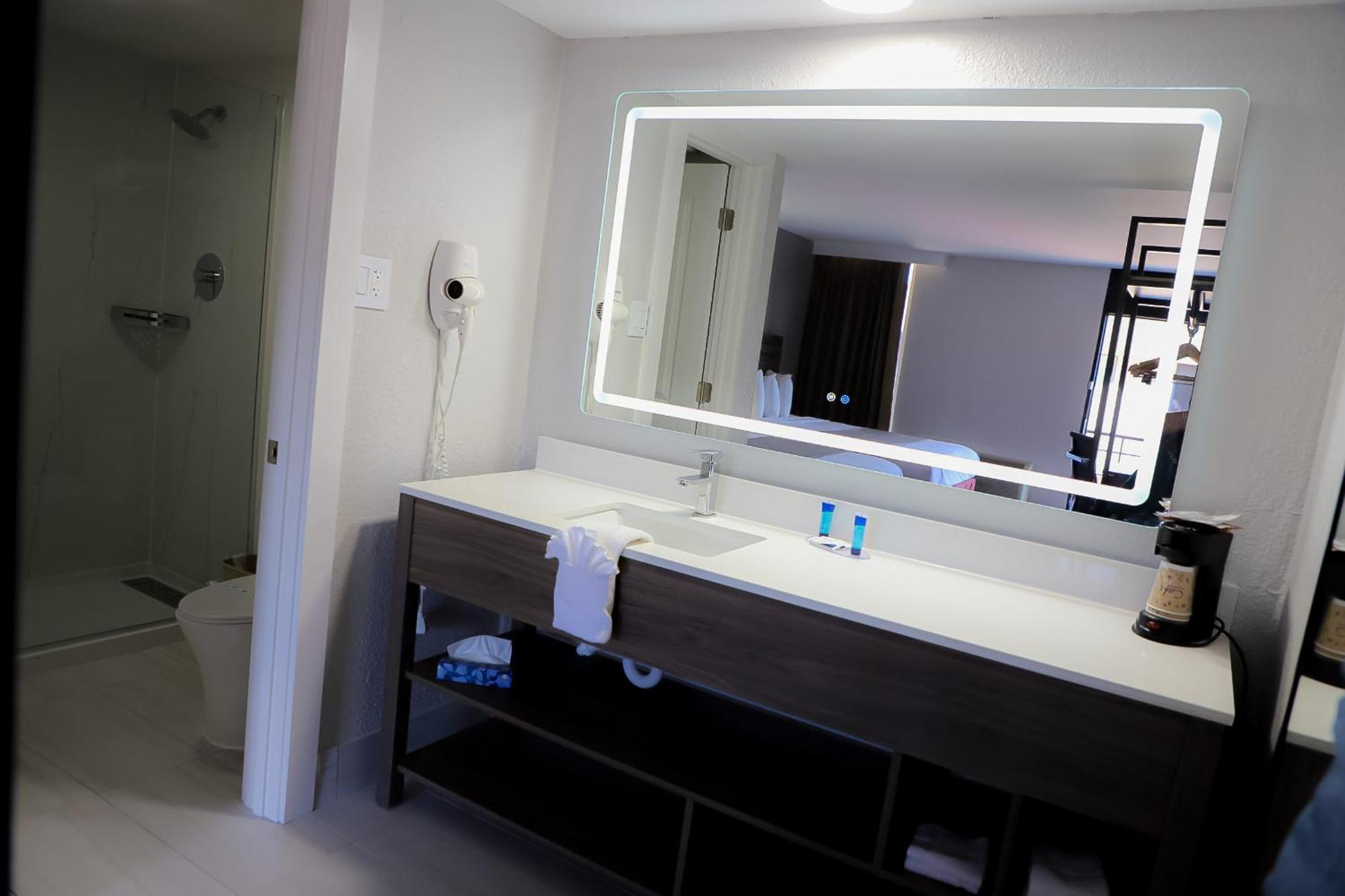 Airport Inn Nederland Bagian luar foto