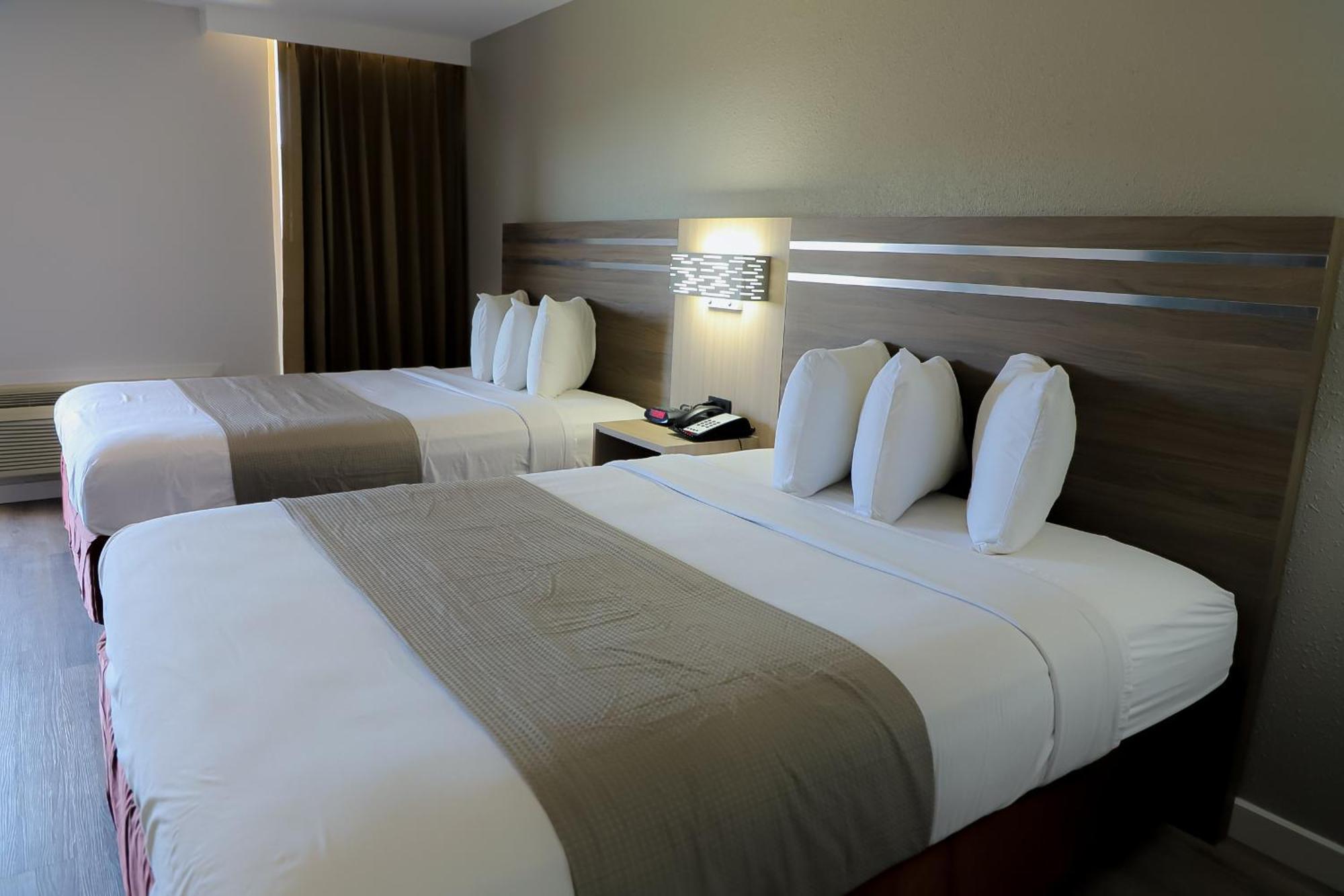 Airport Inn Nederland Bagian luar foto