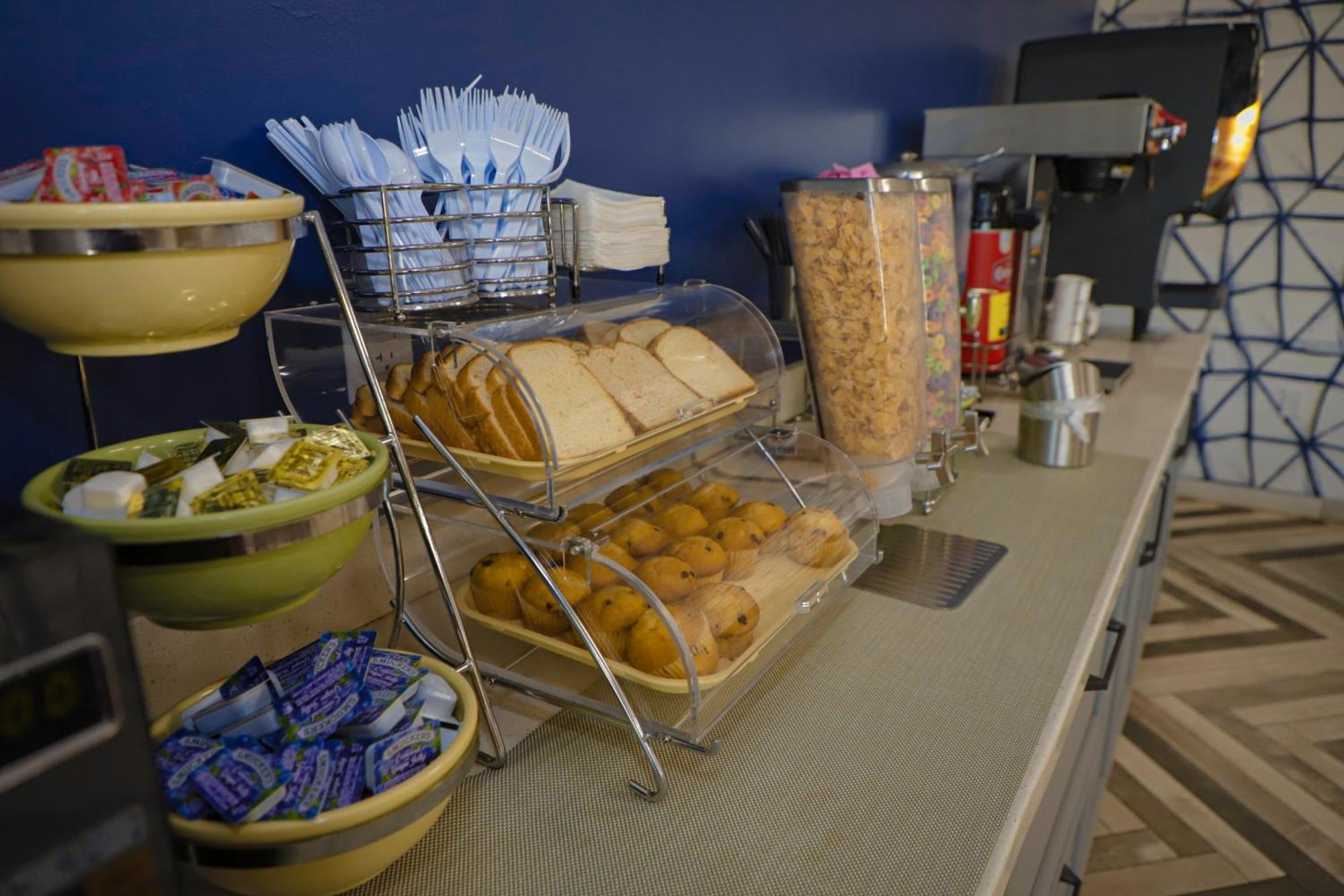 Airport Inn Nederland Bagian luar foto