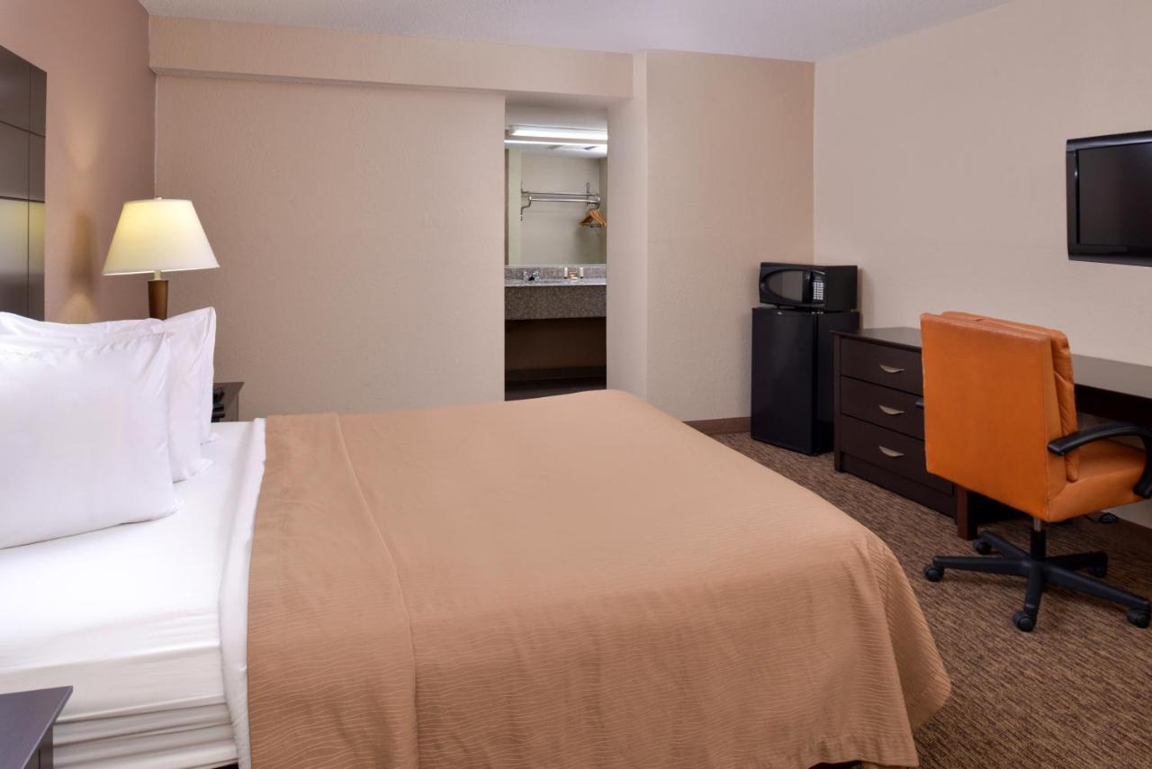 Airport Inn Nederland Bagian luar foto