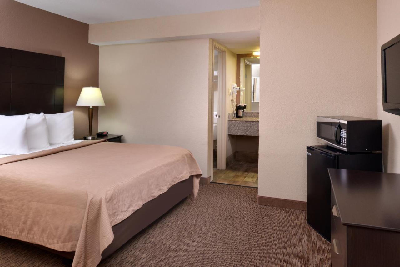 Airport Inn Nederland Bagian luar foto