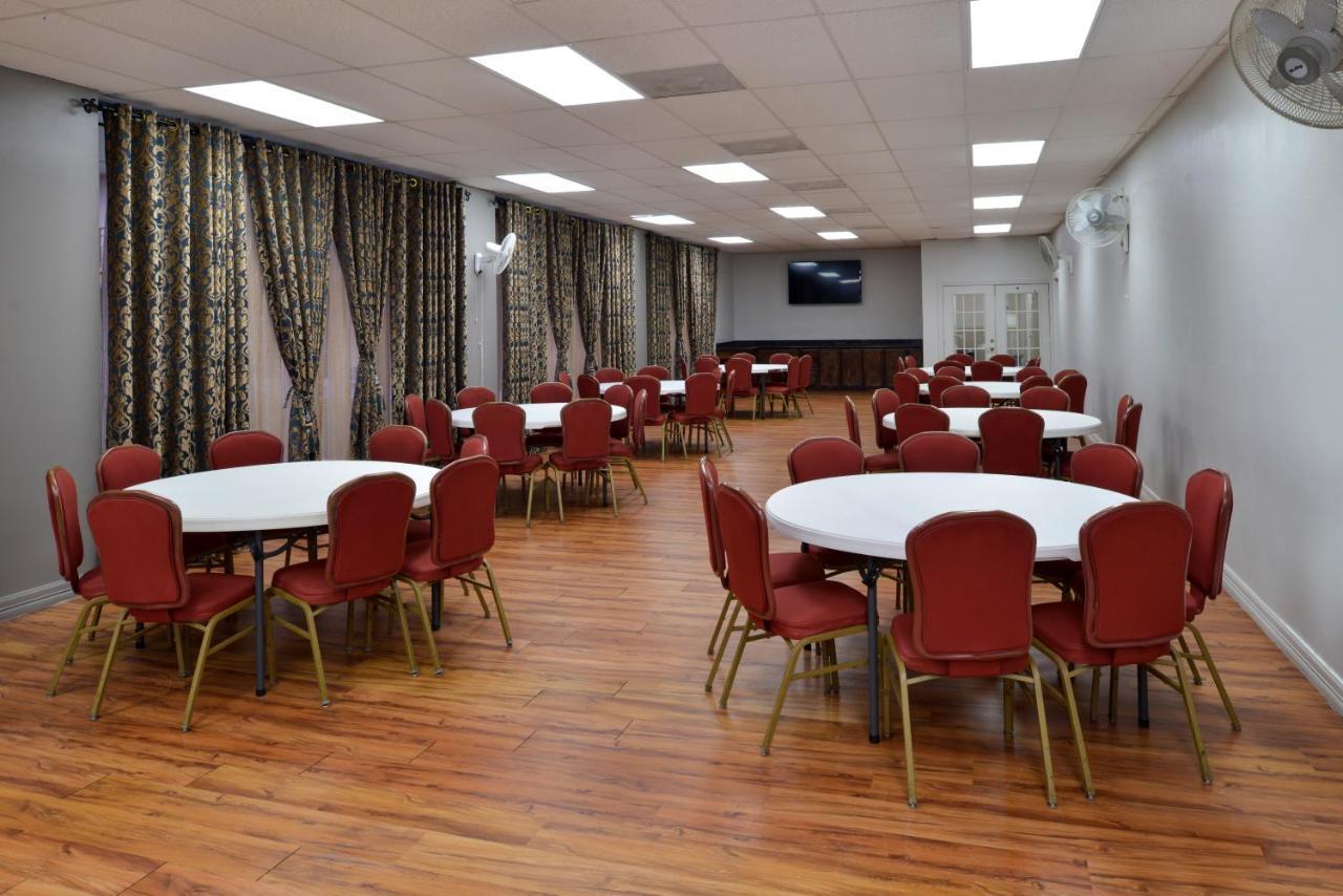 Airport Inn Nederland Bagian luar foto